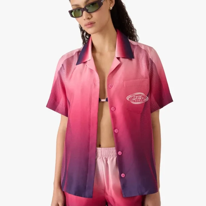 Auberginefarget silke-skjorte med kubansk krage og korte ermer