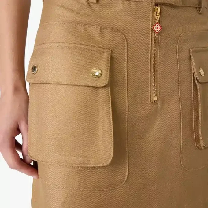 Beige miniskjørt i bomull med lommer