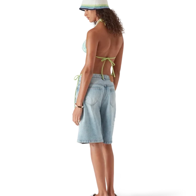 Bikinitopp med bølget monogram