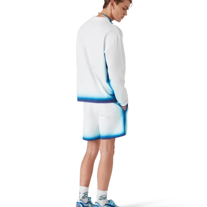 Blå langermet T-skjorte