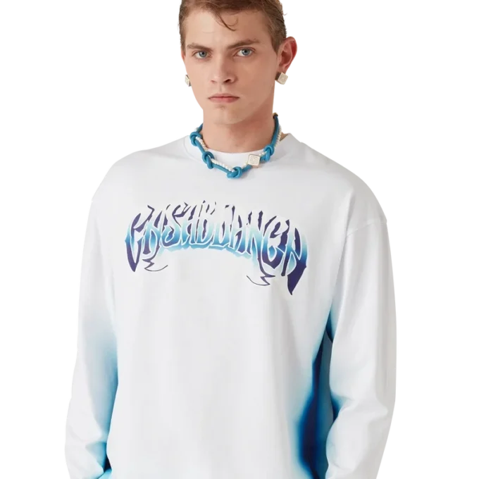 Blå langermet T-skjorte