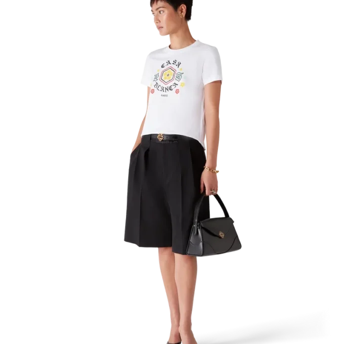 Emblem Fitted Short Sleeve T-skjorte Emblem Fitted Short Sleeve T-skjorte