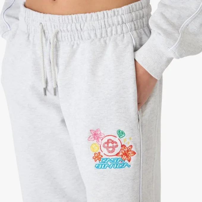 Grå broderte cropped joggebukse