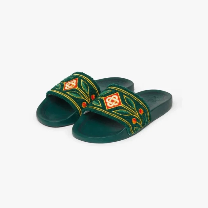 Grønne broderte terry-sandaler for kvinner