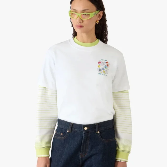 Hvit kortærmet T-skjorte med graffititrykk