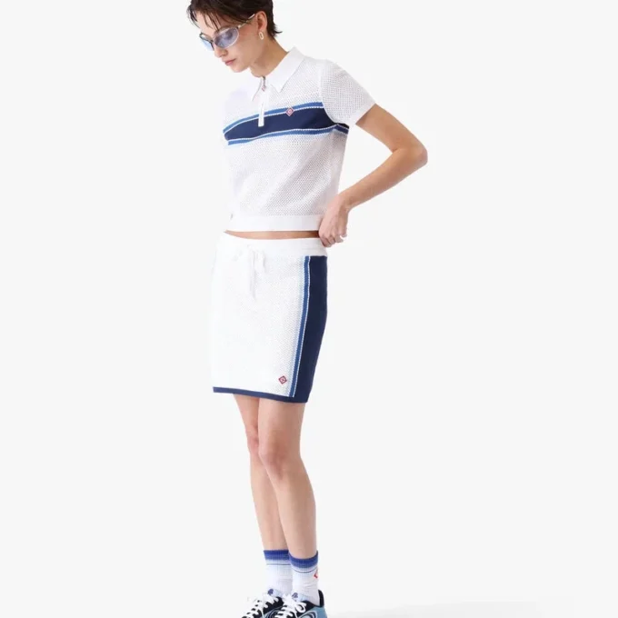 Hvit og blå stripet mesh-miniskjørt