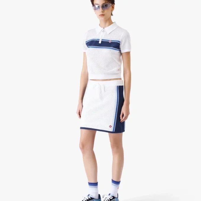 Hvit og blå stripet mesh-top