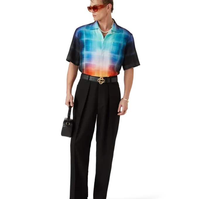 Kortærmet skjorte i viskoseblanding med gradientmønster på shortsen