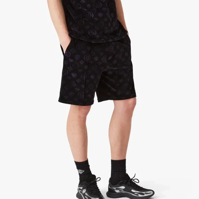 Lilla velourshorts med monogram