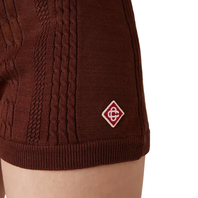 Minishorts i kabelstrikk