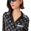 Monogram pyjamaskjorte i silkesatin
