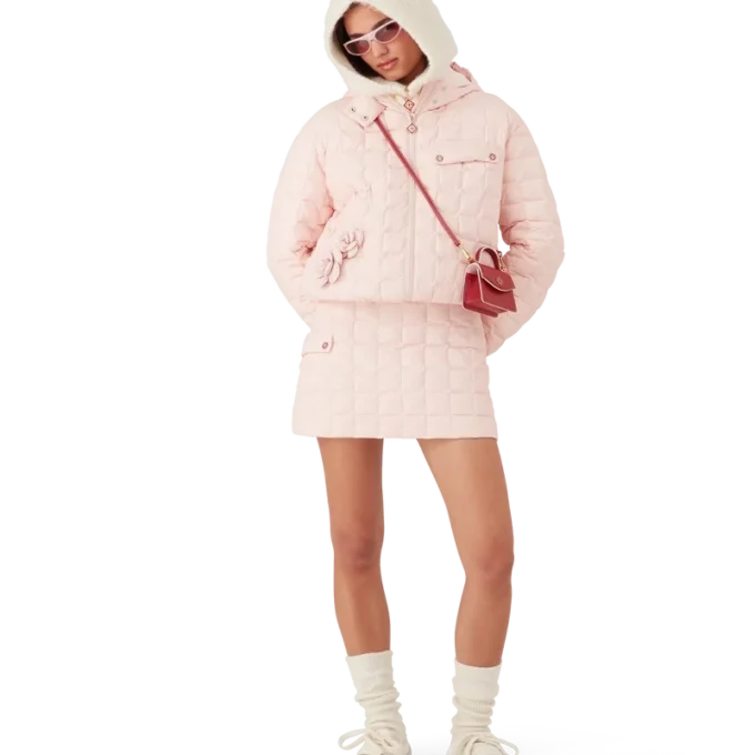 Nylonjakke med hette og vattert mønster