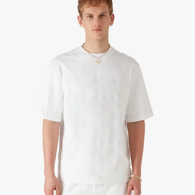 Oversized T-skjorte med korte shorts og applikert monogram