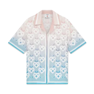 Silkeskjorte med korte shorts og Gradient Heart Monogram