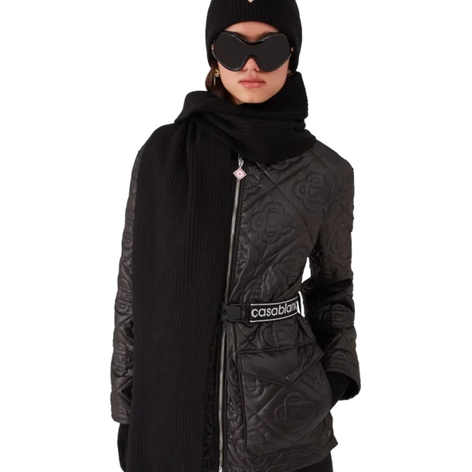 Skiskjerf i ribbestrikket ull