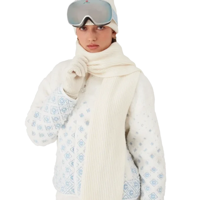 Skiskjerf i ribbestrikket ull