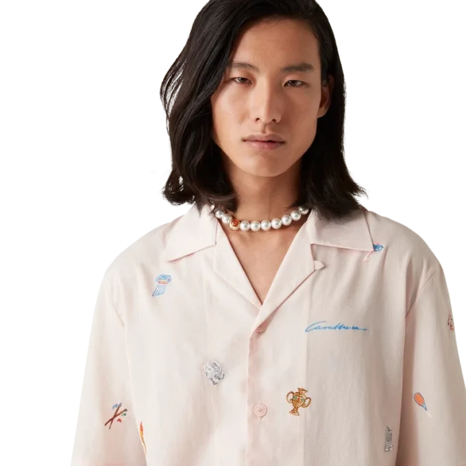 Skjorte med brodert motiv