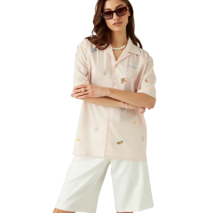 Skjorte med brodert motiv