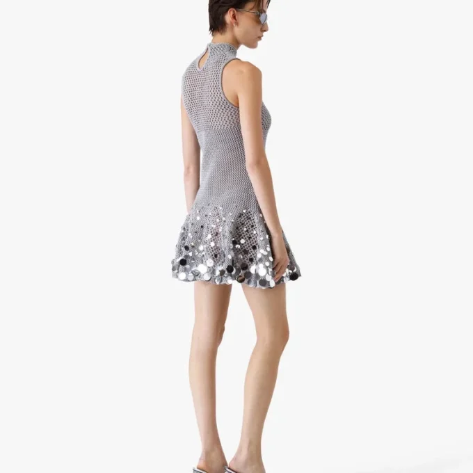 Sølvfarget minikjole med heklet speil