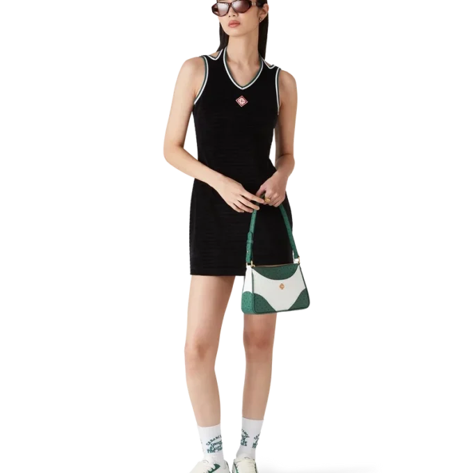 Tenniskjole i strukturert velour