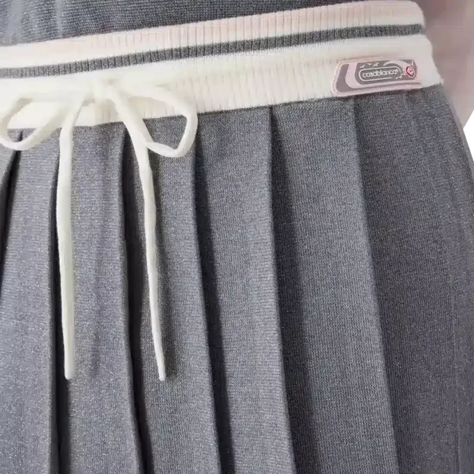 Tennisskjørt i merinostrikk