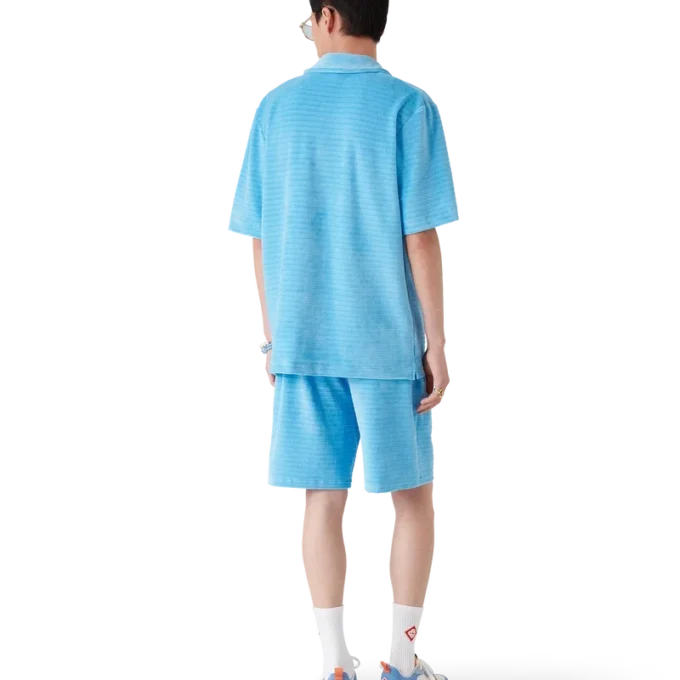 Velour-skjorte med korte shorts og striper