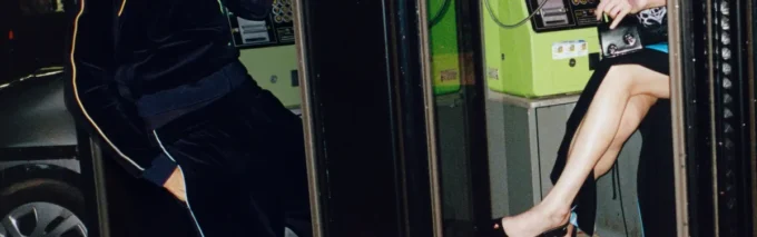 Velour-treningsbukse med gradientpiping